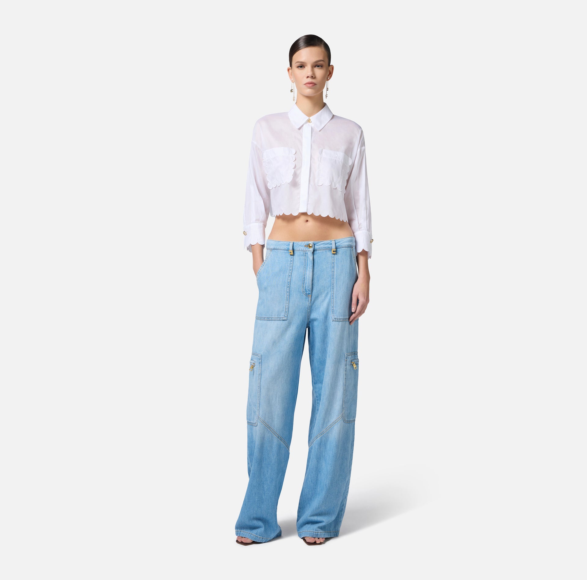 Jeans cargo con tasconi e dettaglio gioiello