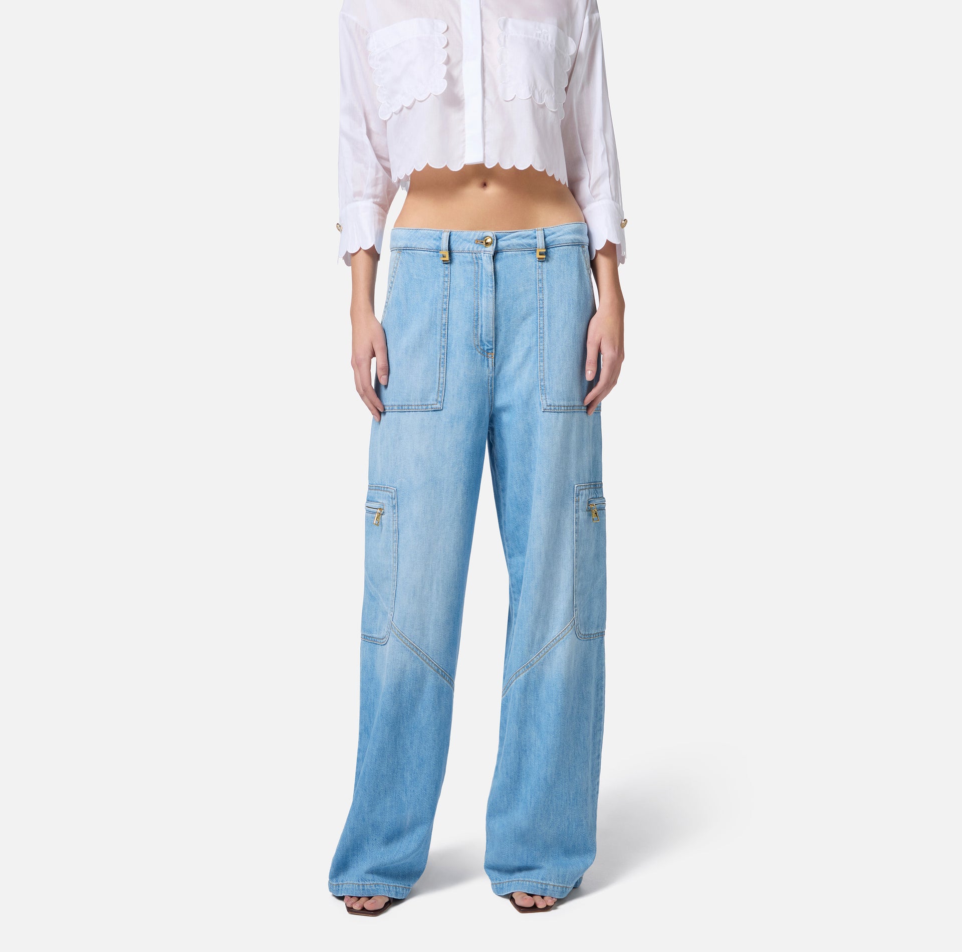 Jeans cargo con tasconi e dettaglio gioiello