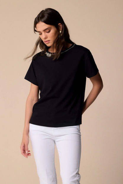 Kocca T-shirt con decorazione sullo scollo EGLE
