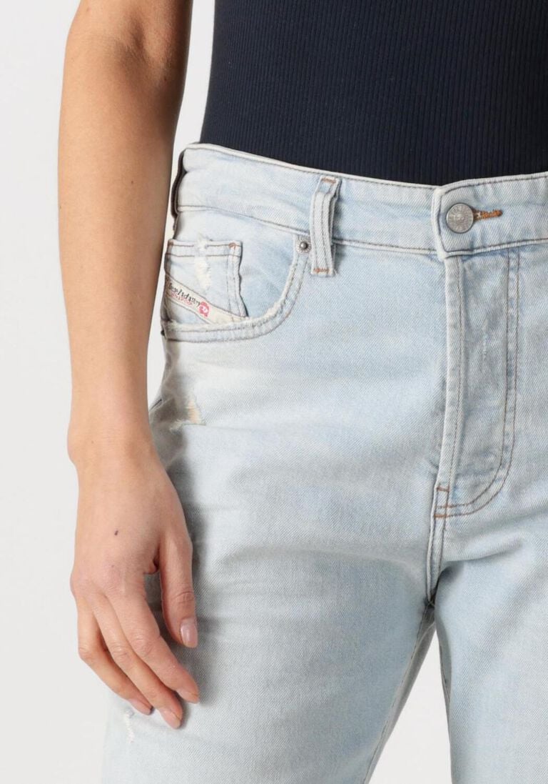 Pantaloni Donna Diesel straight leg jeans 1988 d-ark bleu clair