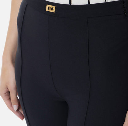 Pantaloni a zampa in crêpe con placca logo