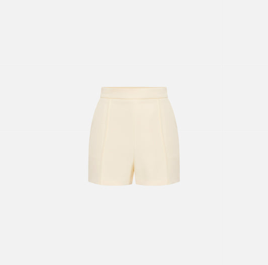 Shorts in crêpe con piping a contrasto