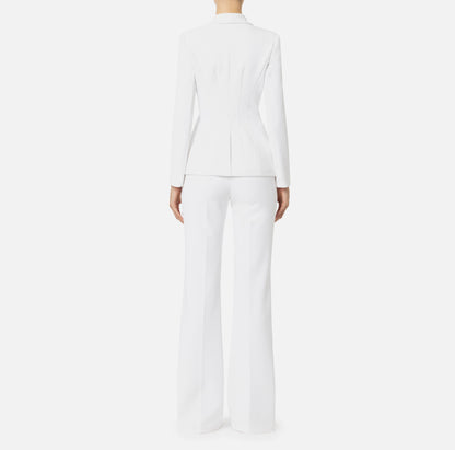 Tailleur in doppio crêpe stretch con giacca sciallata e pantalone a palazzo
