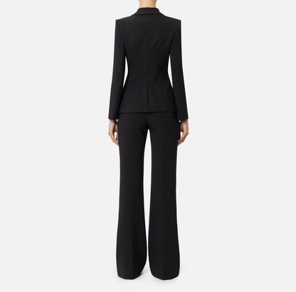 Tailleur in doppio crêpe stretch con giacca sciallata e pantalone a palazzo